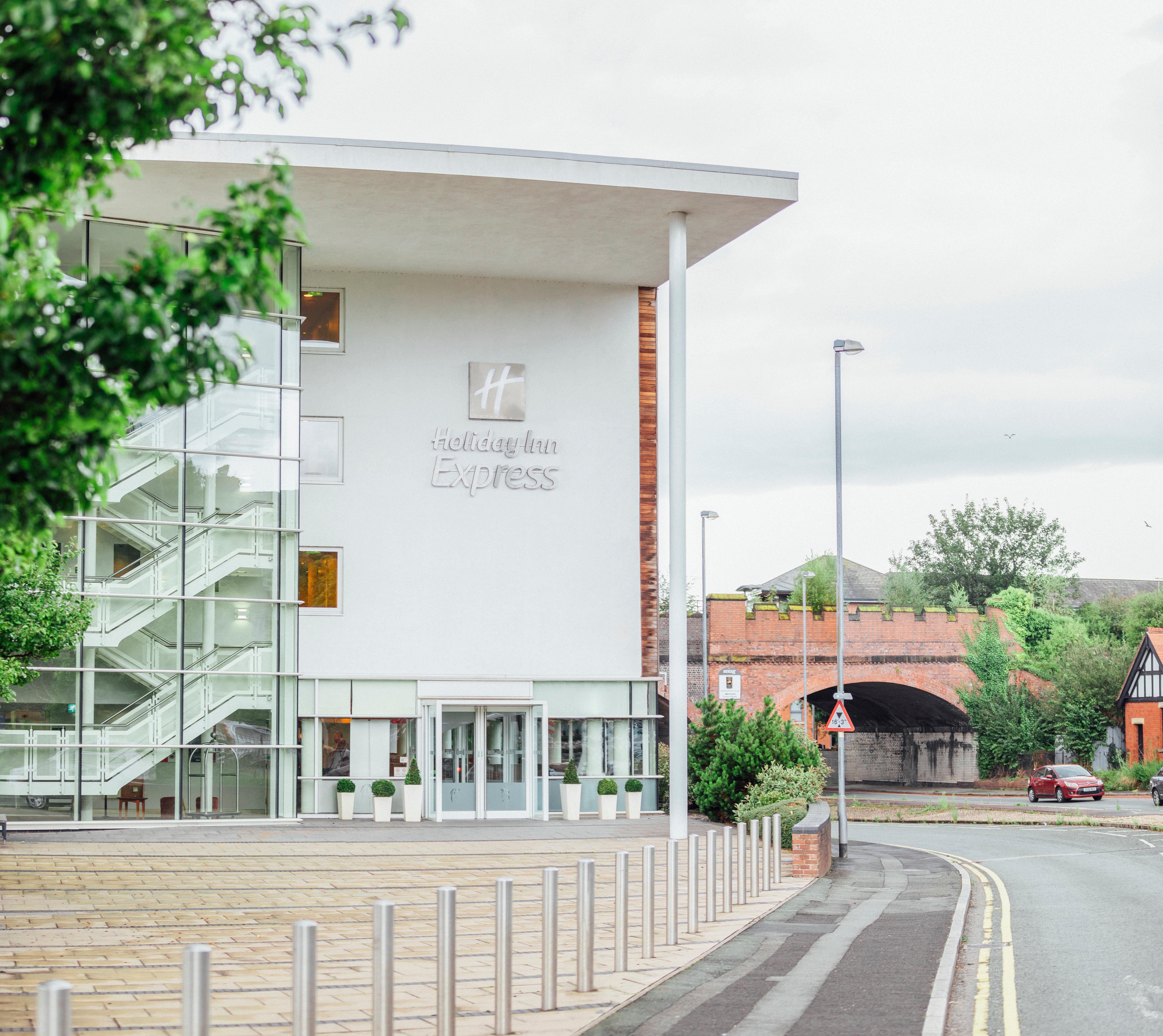 Holiday Inn Express, Chester Racecourse By Ihg Luaran gambar