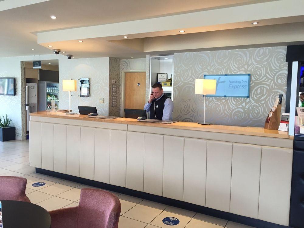 Holiday Inn Express, Chester Racecourse By Ihg Luaran gambar
